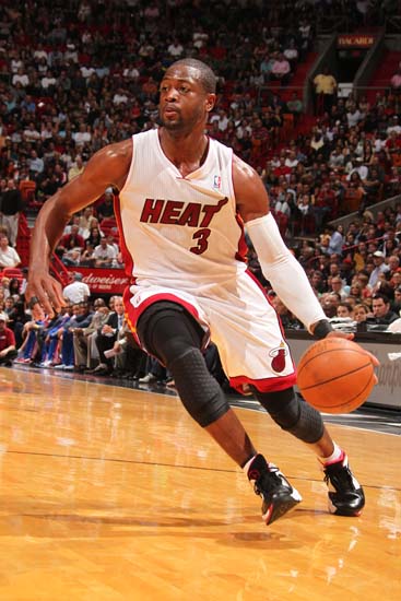 快船连败后成功反弹（快船摆脱连败重回正轨）