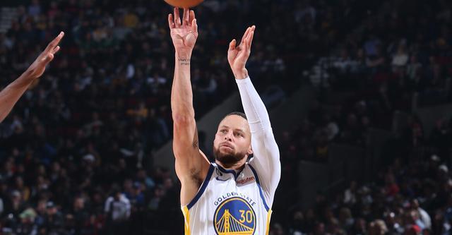 利物浦欧冠小组赛关键战平切尔西（欧冠小组赛焦点之战：利物浦与切尔西战成平局）