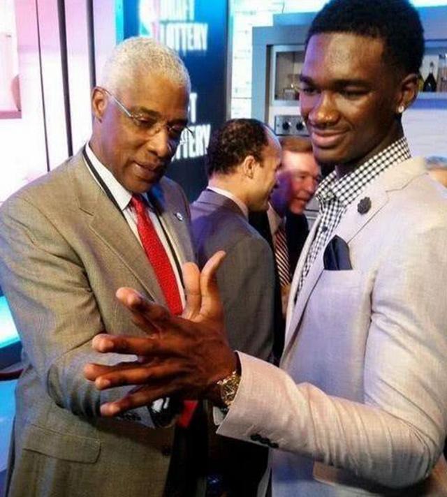 美记：热火拥有相当多资产可换字母哥，报价比许多球队都更好（美记：热火筹码雄厚，交易字母哥的报价优于多数球队）