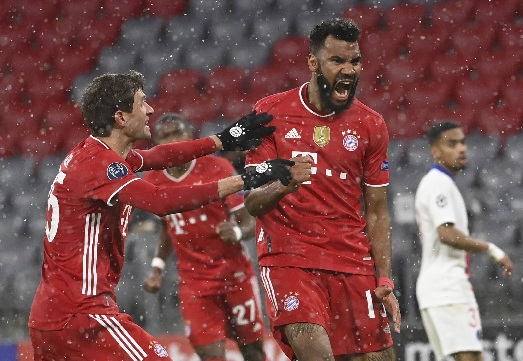 莱万：希望附加赛抽签有好运气；今天的球场就像溜冰场（莱万：盼附加赛签运理想；直言今日球场宛若冰面）