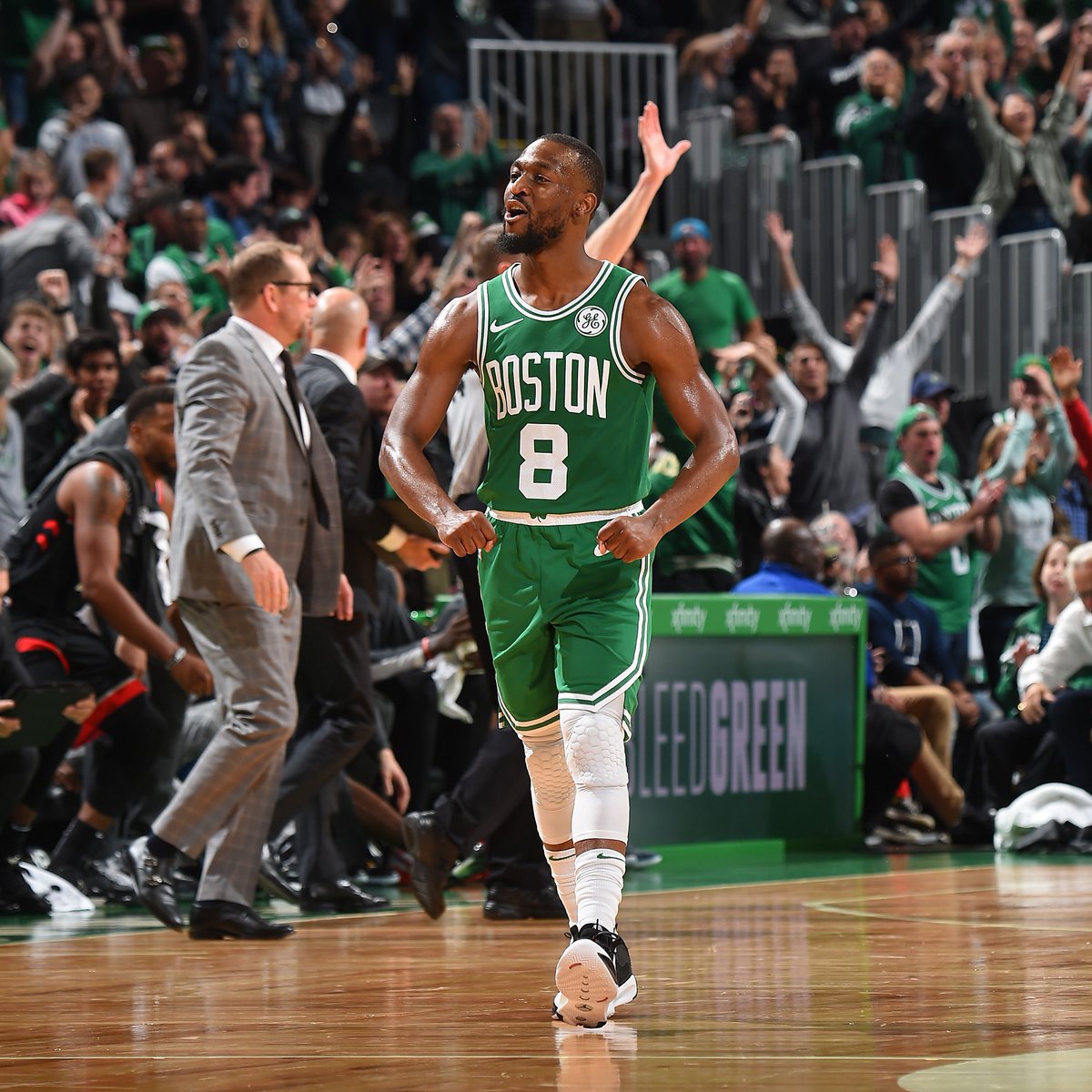 会上场吗？阿方索-戴维斯时隔262天进入拜仁的比赛大名单（阿方索-戴维斯阔别262天重回拜仁大名单：能否登场成看点）