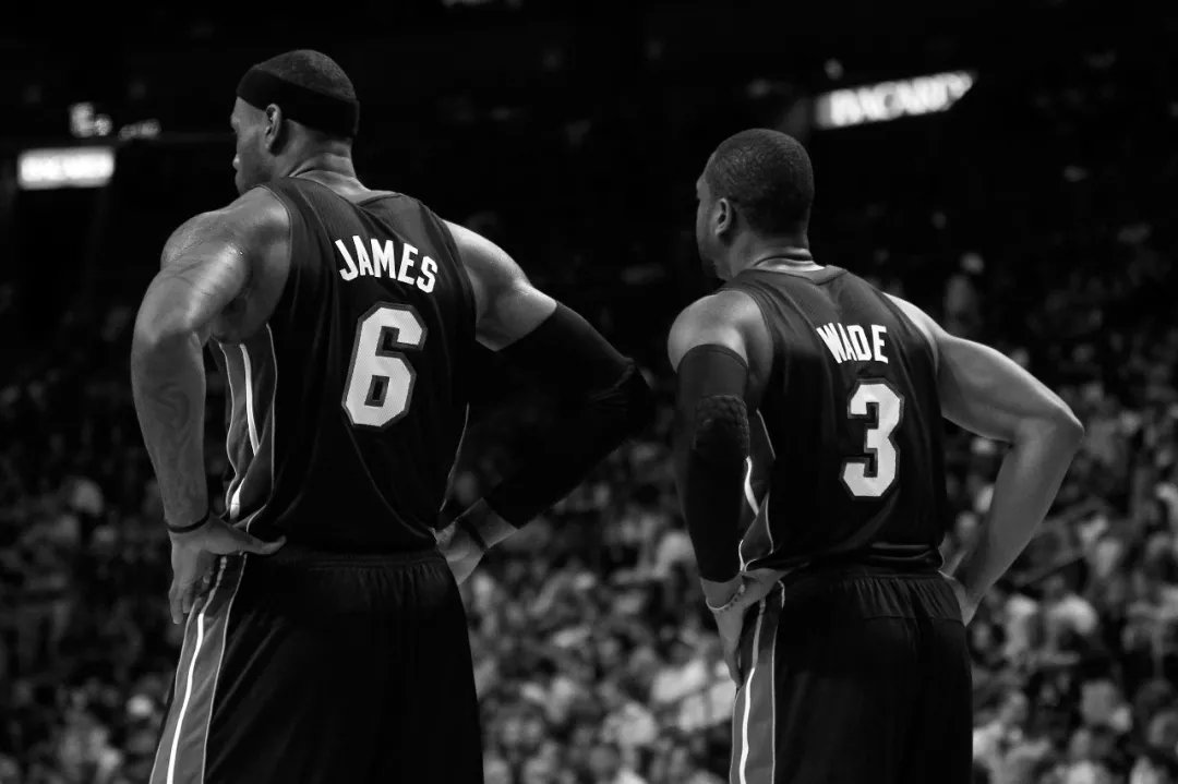 广东93-106山西 球员评价：2人满分，2人及格，4人低迷（广东93-106不敌山西：球员评分出炉，2人满分、2人及格、4人低迷）