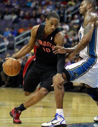 拜仁考虑8500万签巴莱巴 曼联被高价劝退但球员倾向红魔（拜仁考虑斥资8500万引进巴莱巴，高价劝退曼联但球员仍心向红魔）