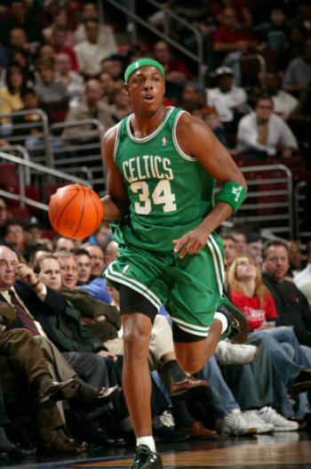 皇马小将：为皇马效力是梦想成真，希望未来能拥有更多这样时刻（皇马新星：为白衣军团而战梦已成真，盼未来收获更多高光时刻）