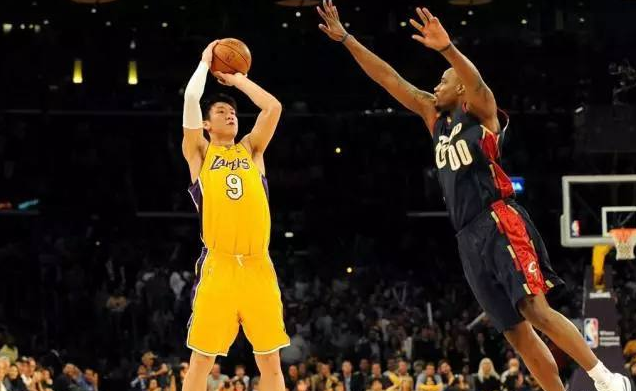 米体：彪马推出意大利超级杯用球，采用前沿科技打造（米体：彪马发布意大利超级杯官方用球，融入尖端科技）