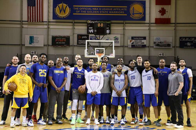 马刺主帅谈文班亚马丧亲：团队陪伴渡过艰难时刻，给予温暖支撑（马刺主帅谈文班亚马痛失亲人：球队陪伴共渡难关，送上暖心支持）