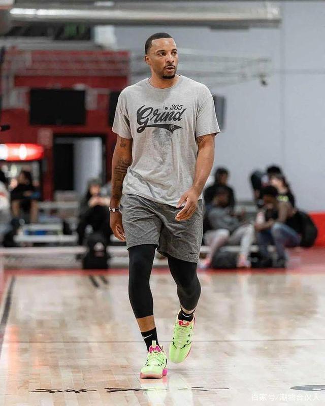 足球联赛赛季最佳球员排行榜（足球联赛赛季最佳球员排名）