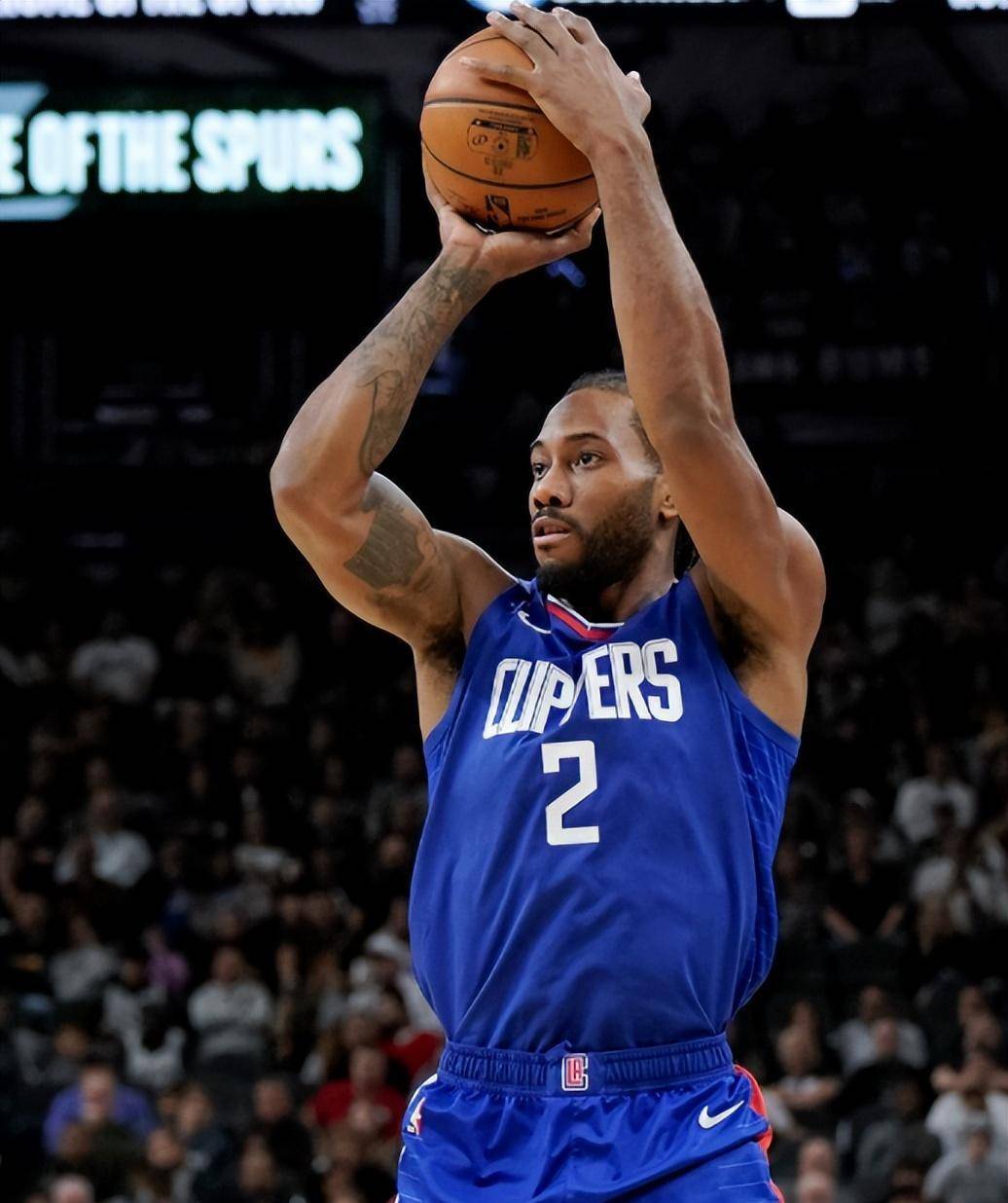 足协杯夺冠次数排名：山东8次居首，国安5次独居次席（足协杯夺冠次数榜：山东8冠领跑，国安以5冠稳居第二）