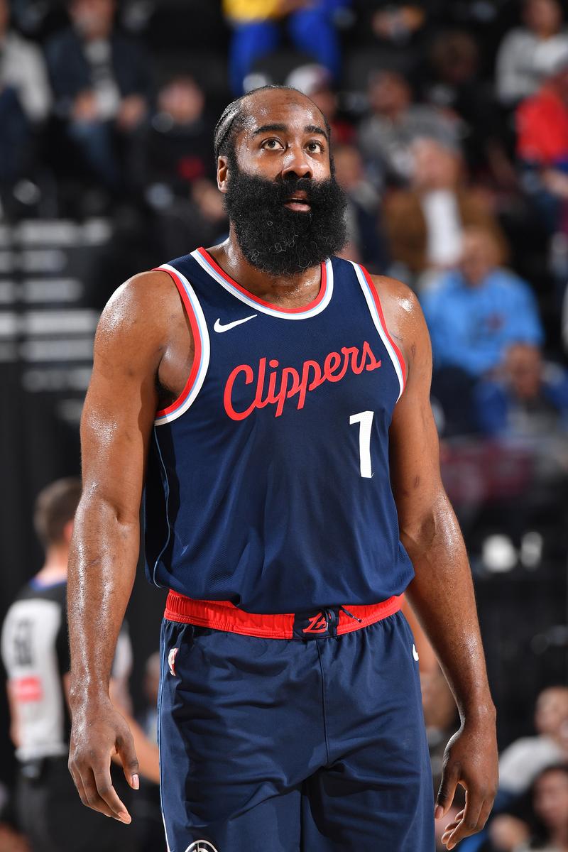 布伦森近三场爆发，场均砍下32.7分5.7助，命中率54.2%（布伦森最近三战火力全开：场均32.7分、5.7助攻，投篮命中率54.2%）